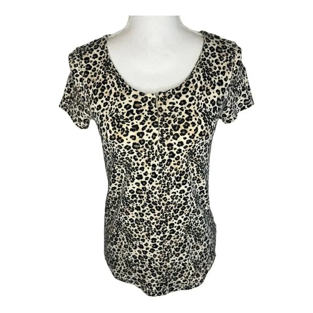 Liz Claiborne Women’s Small Cheetah Animal Print Short Sleeved Stretchy Top‎